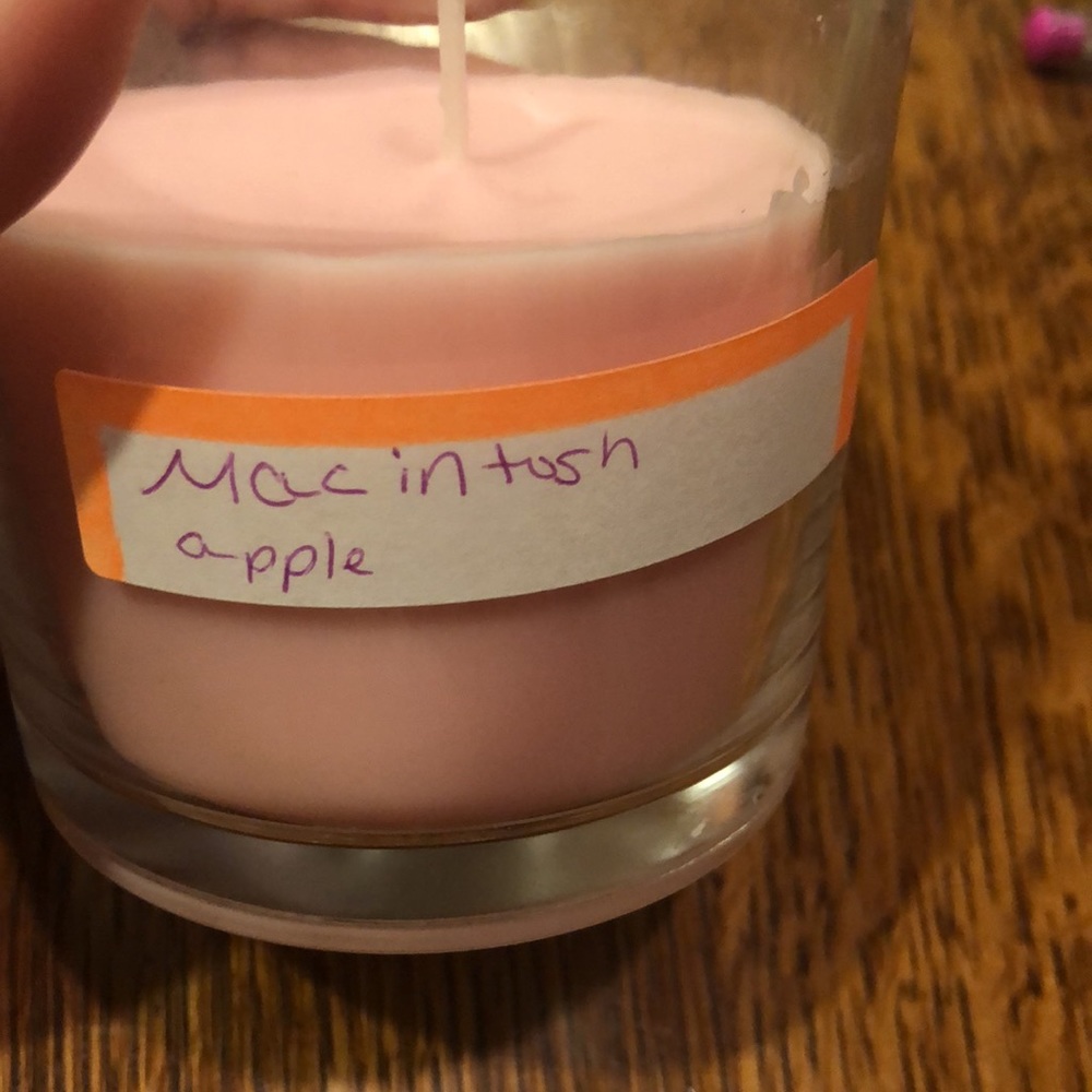 Pink candle - Picture 3 of 3